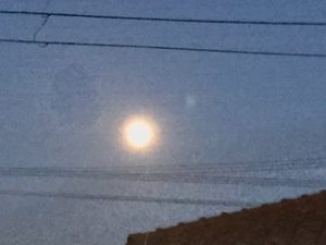 今日の月ストロベリームーン一年で一番小さい満月